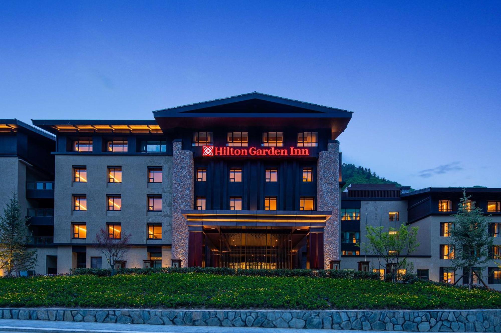 Hilton Garden Inn Дзиуджайгоу Екстериор снимка