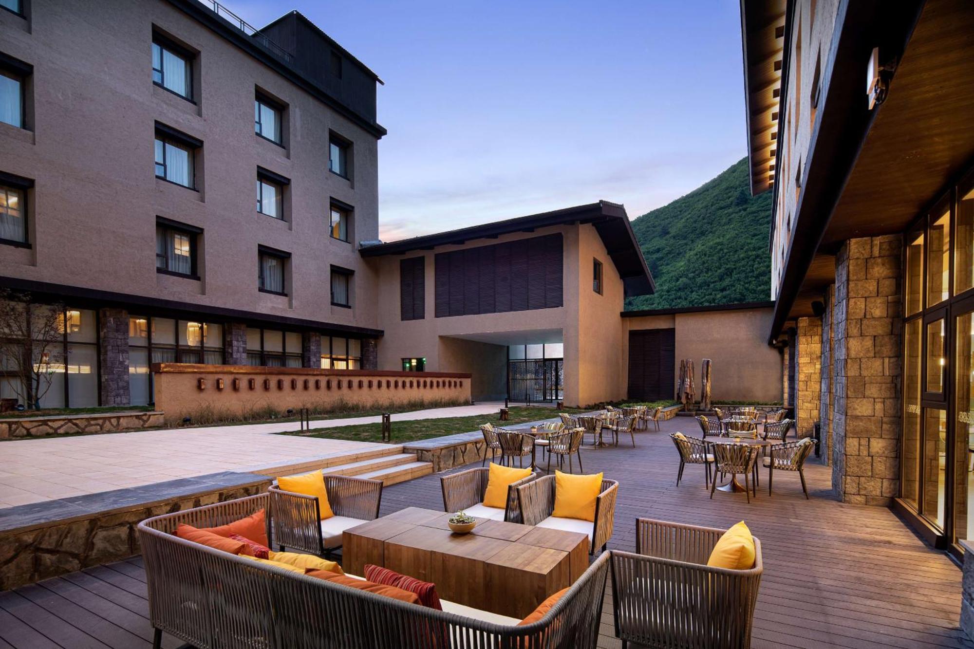 Hilton Garden Inn Дзиуджайгоу Екстериор снимка